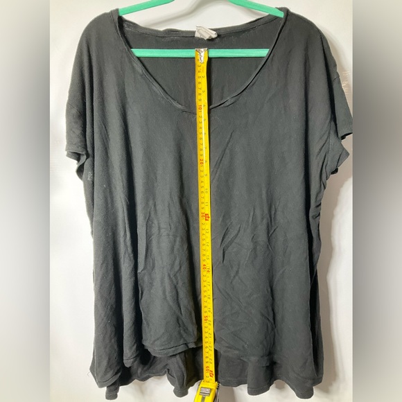 Ribbed - V-Neck Tee - Plus - Picture 5 of 9